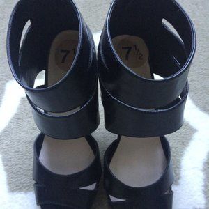 New Nine West Womes Sexy Black zip up Heels 7.5